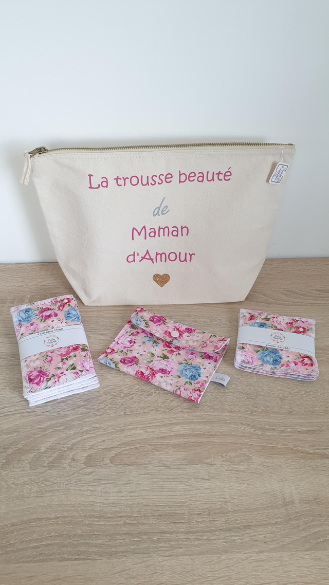 Trousse beauté + 4 cotons + 4 serviettes visage + pochette imperméable rose bleu