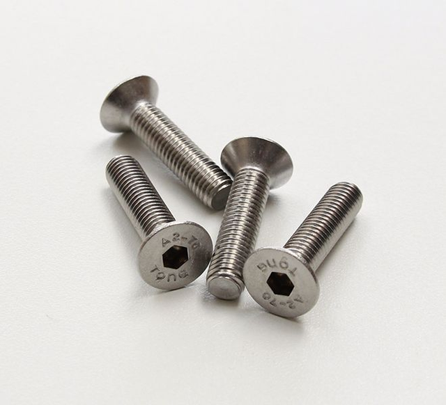 Connector M8 x 35mm Bolt