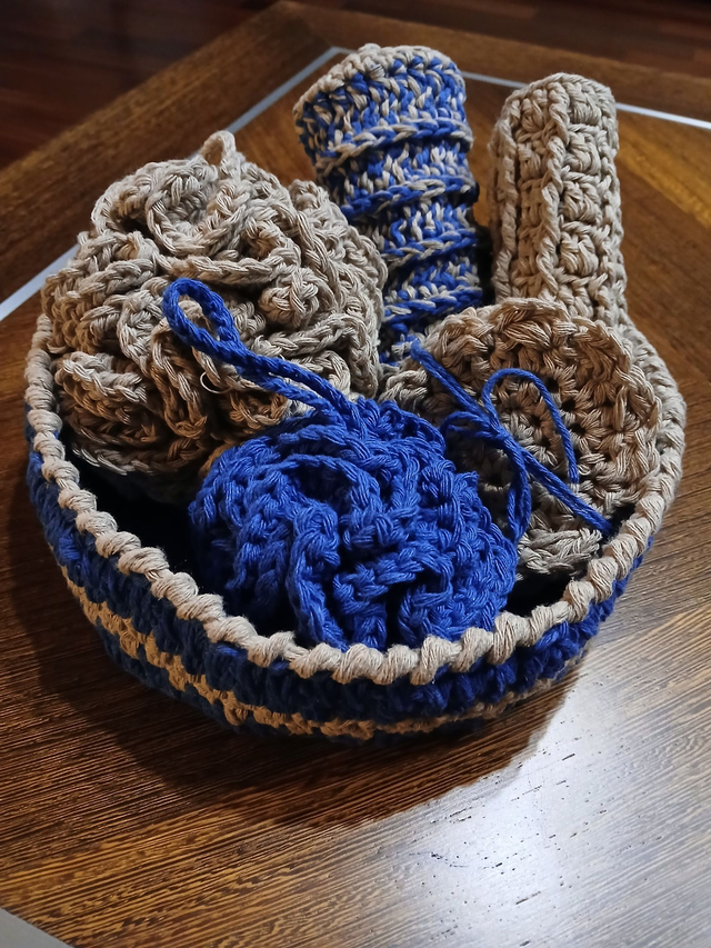 Panier beauté fait main en coton • Lingettes démaquillantes &amp; accessoires de douche lavables