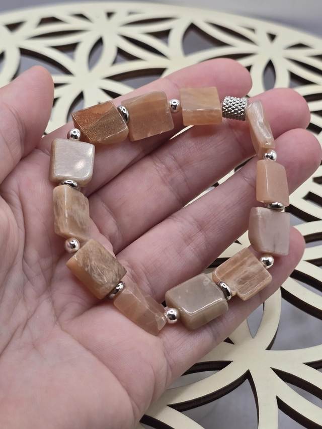 Bracelet Pierre de lune orangée carrée