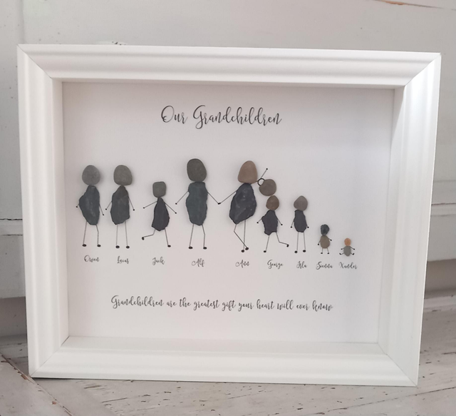Grandchildren pebble picture | Gift for Granparents | Family pebble frame 