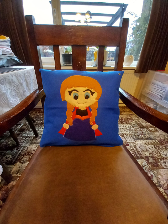 Young Ginger Princess Cushion Cover