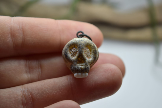 PENDENTIF CRÂNE HUMAIN MONTURE INOX