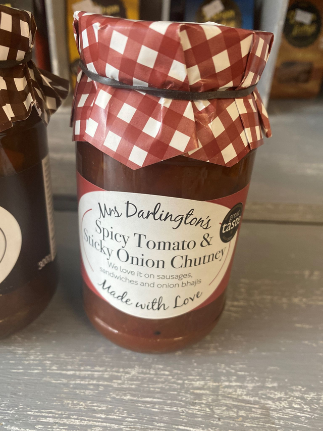 Mrs Darlington's Spicy tomato and sticky onion chutney