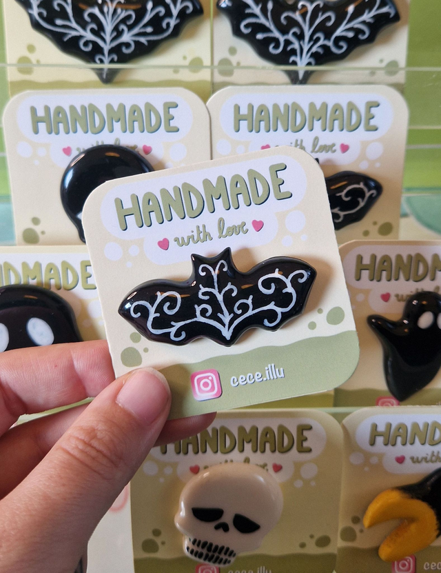 Pin's peints à la main - spook