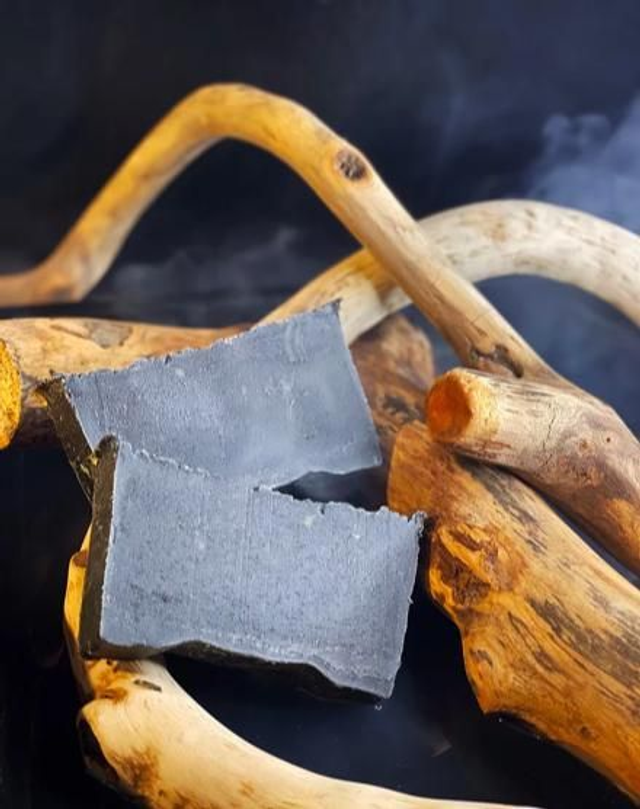 Detoxifying soap with activated charcoal