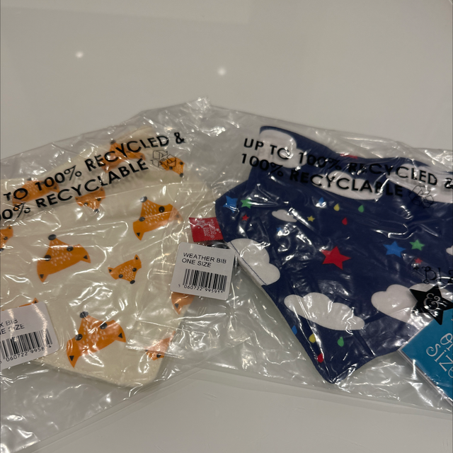 Blade and Rose Dribble Bib