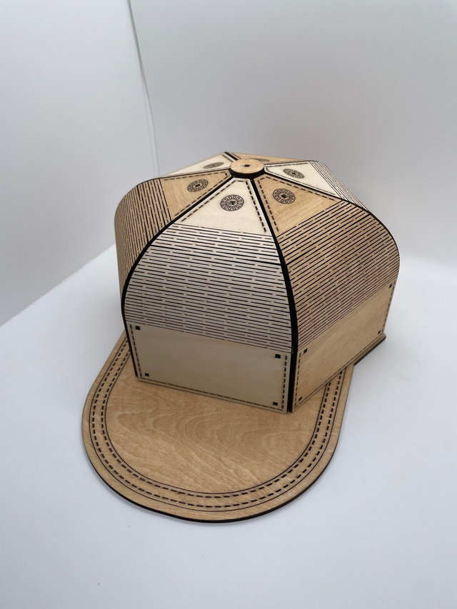 Boîte en bois en forme de Casquette.