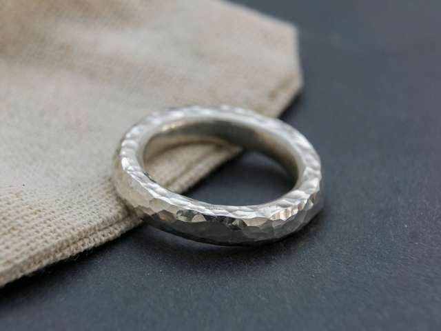 Massiver Silberring mit Hammerschlag 5mm 