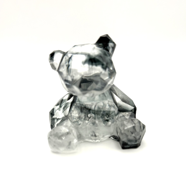 Ourson 3D tel un diamant transparent avec effets fumé 