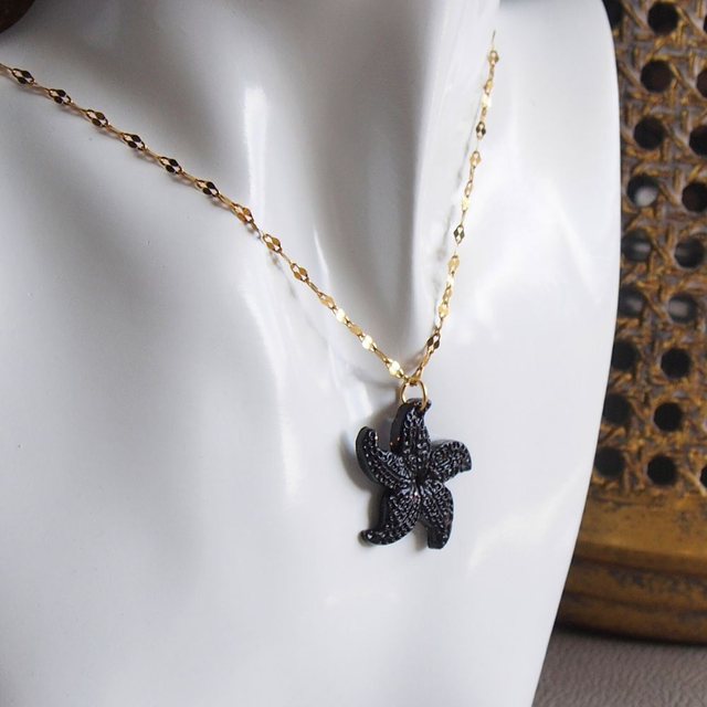 Collier tendance acier inoxydable étoile de mer noir