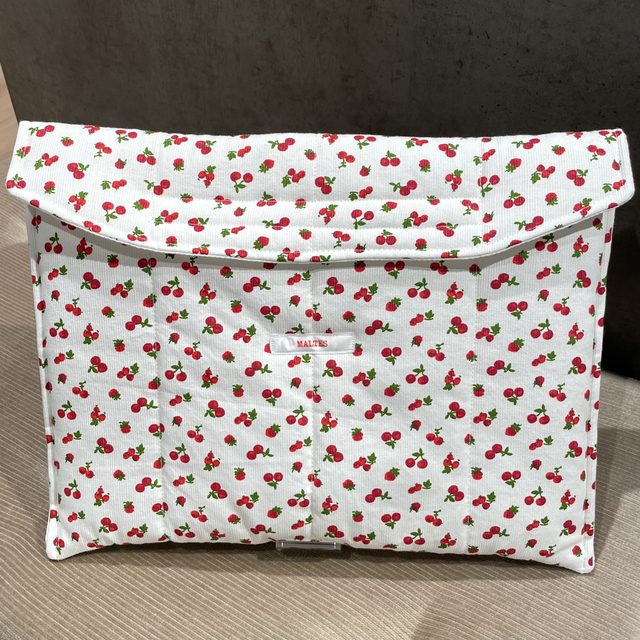 Pochette d&#039;ordinateur cerise