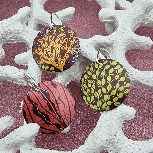 Korvakorut pyöreät The Reef punaiset