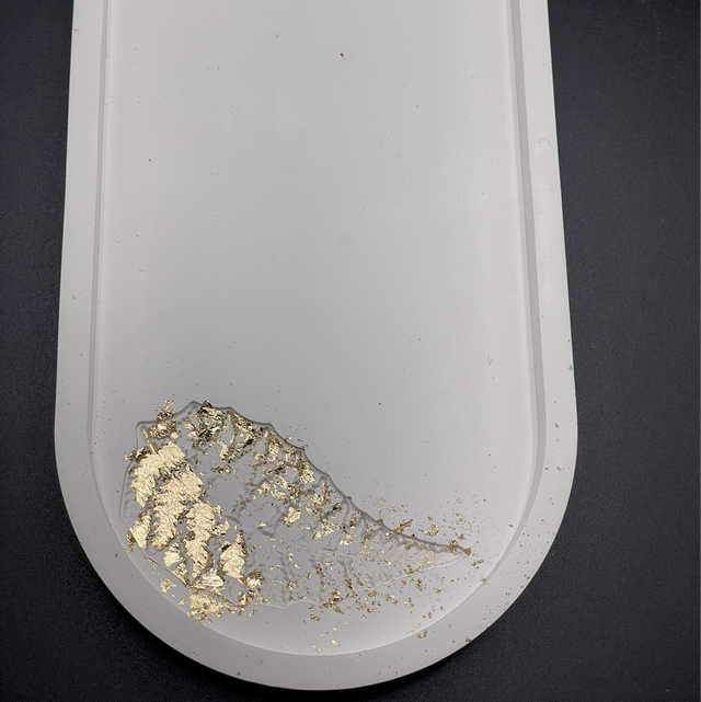 Plateau Ovale &amp; feuilles d’or 