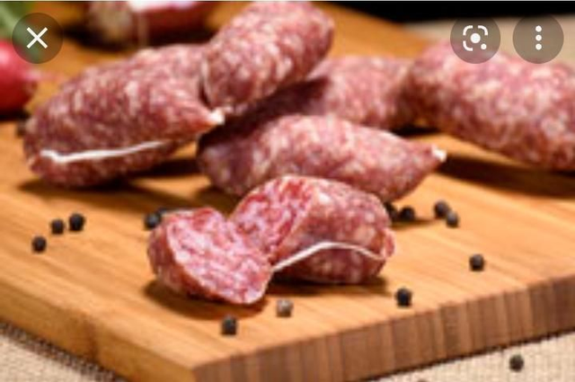 Salsicce stagionate di maiale non piccanti 