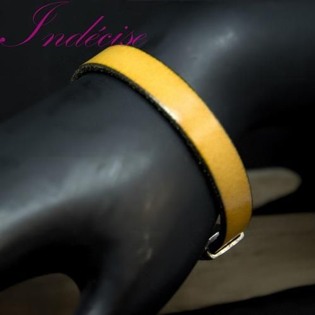 Bracelet en cuir jaune
