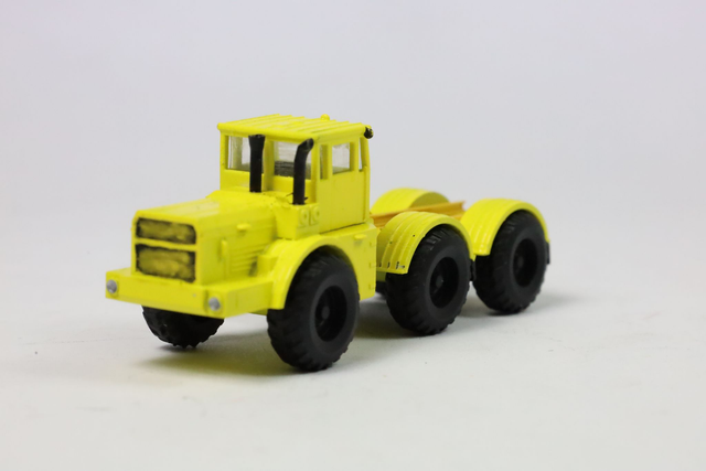Kirowez K-700A  6x6 Kasimir TT 1:120 