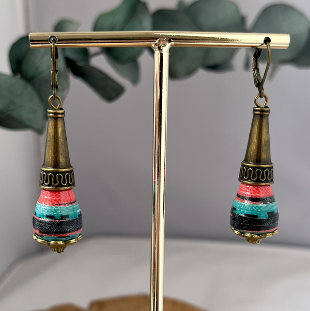 #74 Boucles d’oreilles upcycling en affiche 