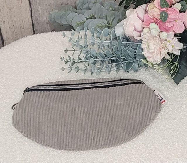 Sac banane velours gris doublure noire zip argenté