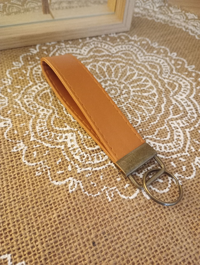 Porte clé boucle simili cuir