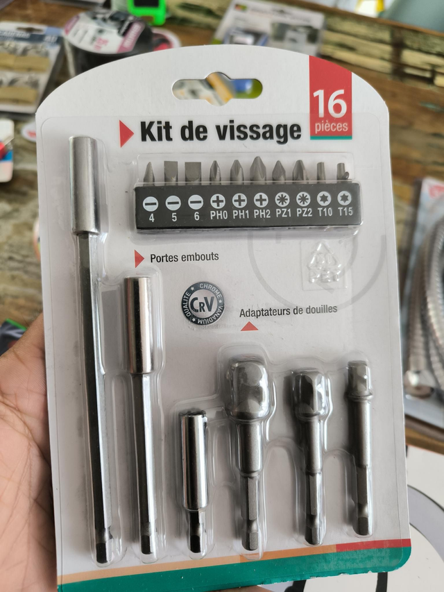 KIT DE VISSAGE 16 PIÈCES 