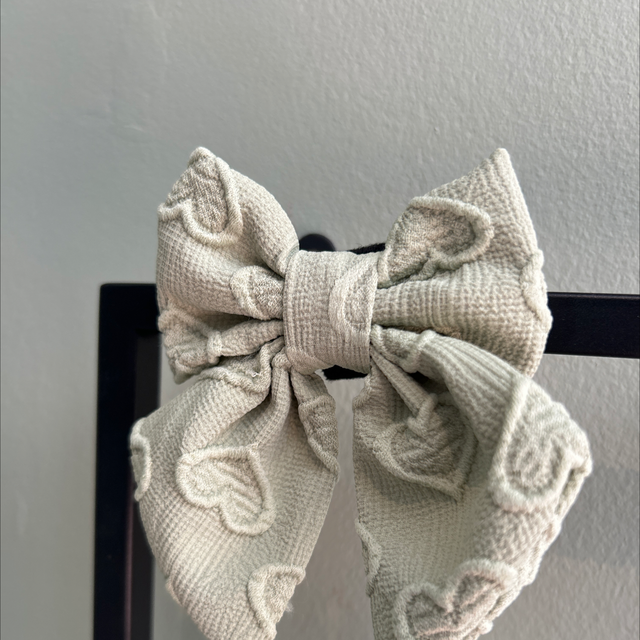 Sage heart bow tie 