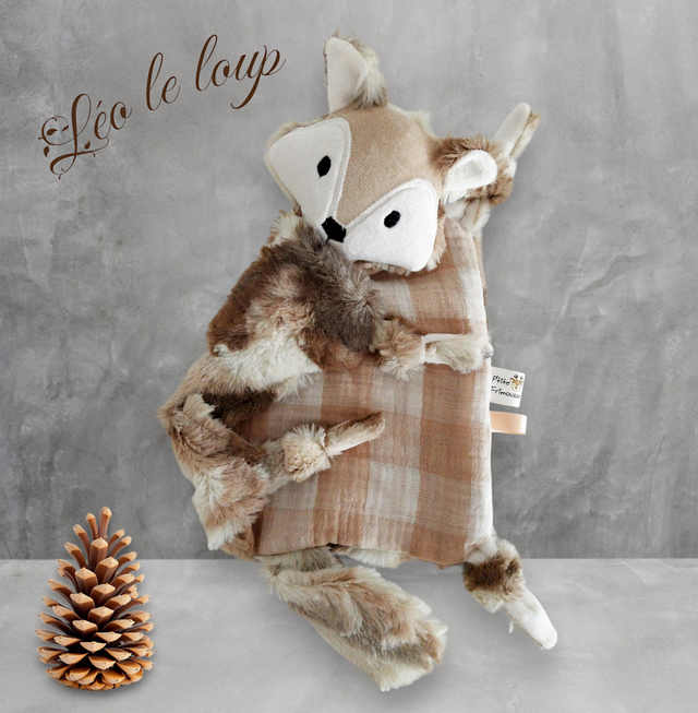 Doudou loup fourrure