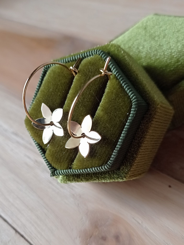  Boucles d&#039;oreilles créoles et petites fleurs - collection fleurs des champs