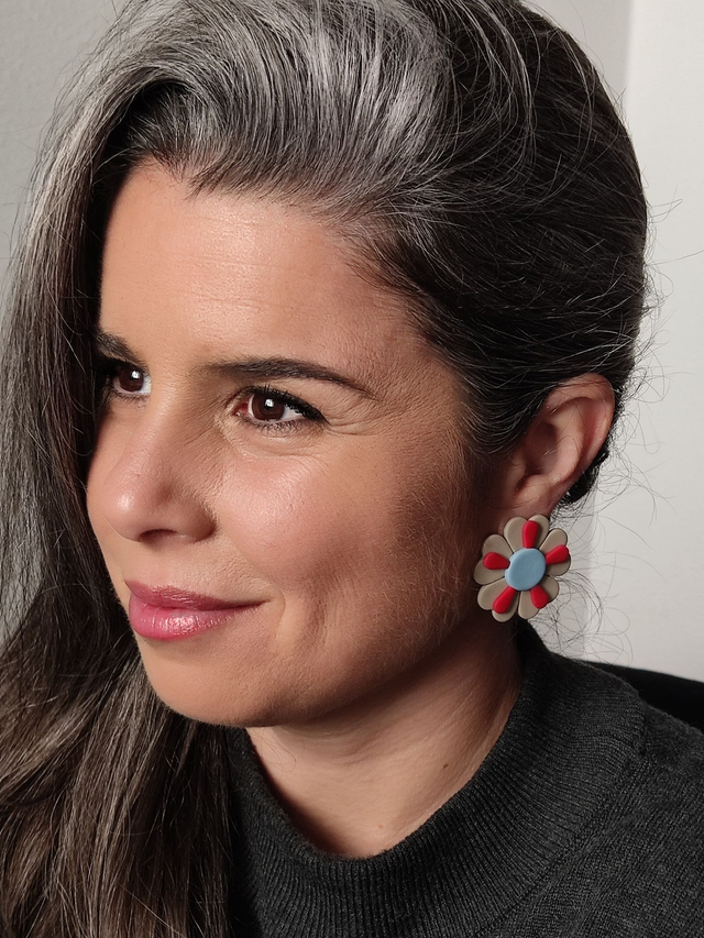 Groovy flowers mini greige y rojo