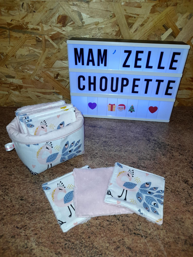Lot de 12 lingettes avec panière assortie