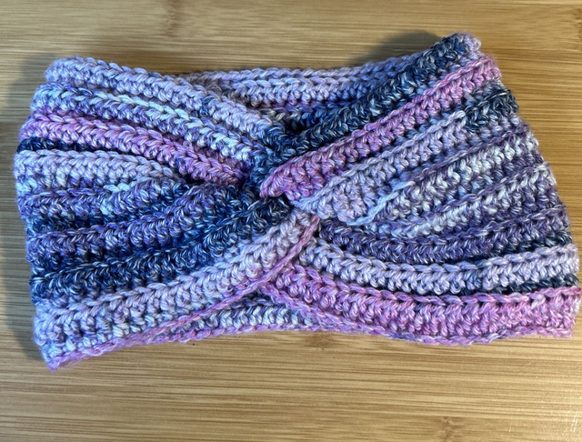 7026 Children's ear warmers