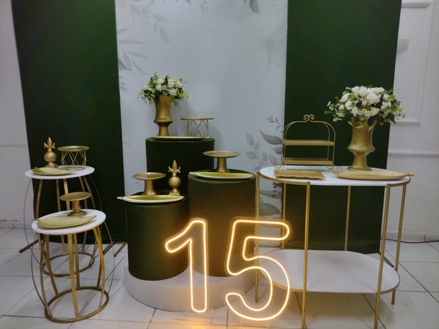 KIT  LUSH GOLDEN - LOCAÇÃO  