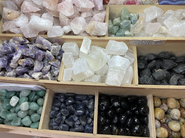 15 mixed tumbled crystals only £12.99