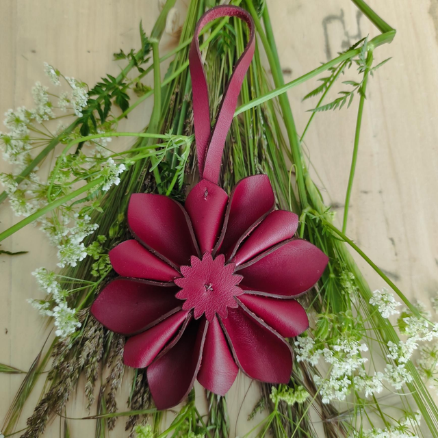 Fleur en cuir