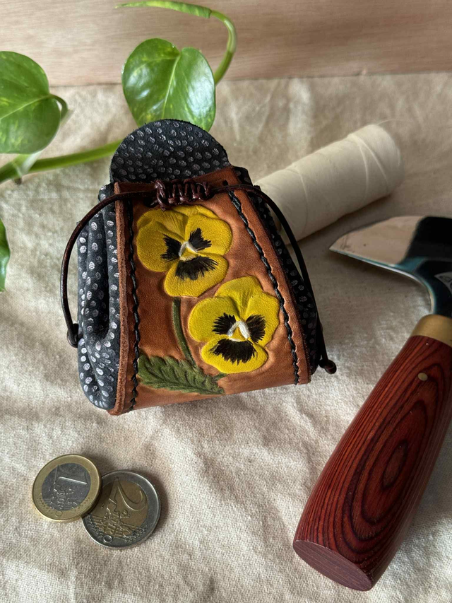 Bourse pensée jaune