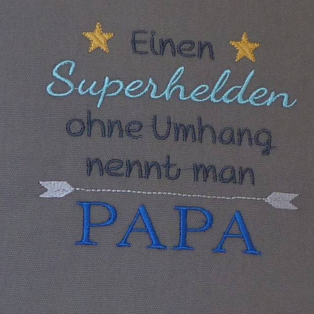 Kissenhülle grau „Superheld Papa“