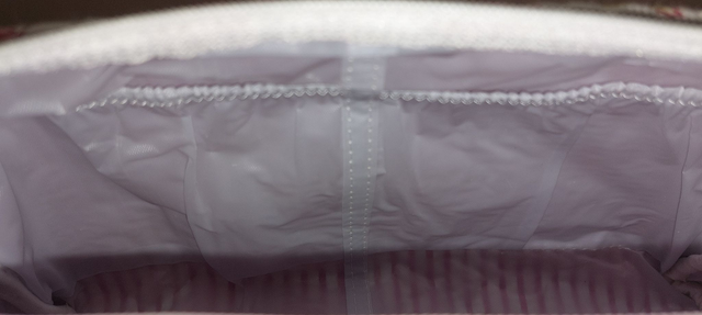 Trousse de toilette matelassée – Trousse de maquillage - Coton doublé fait main, - Rose, rouge, vert, blanc