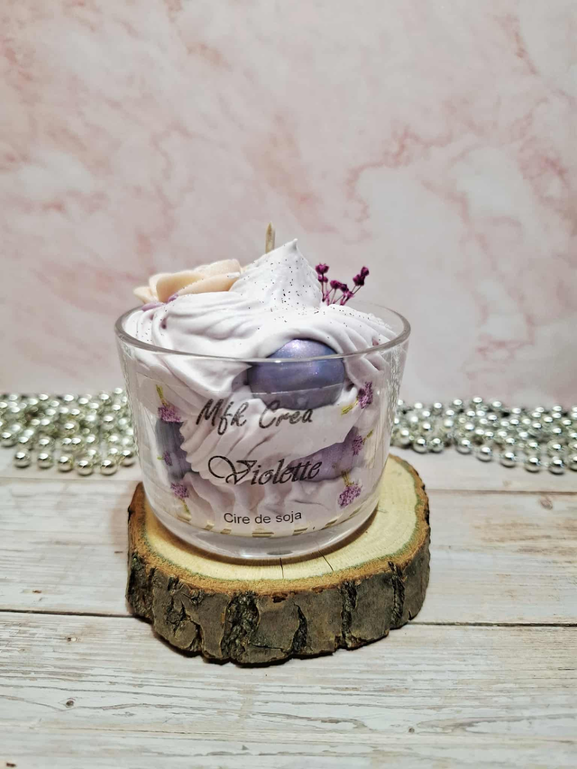 Bougie parfumée violette