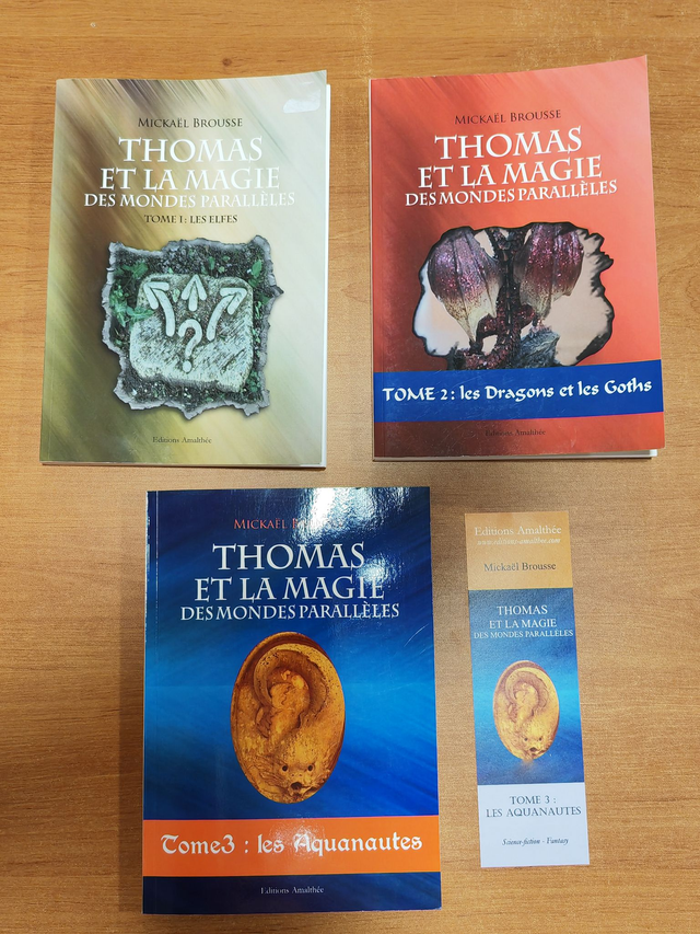 Trilogie " Thomas et la magie des mondes parallèles"