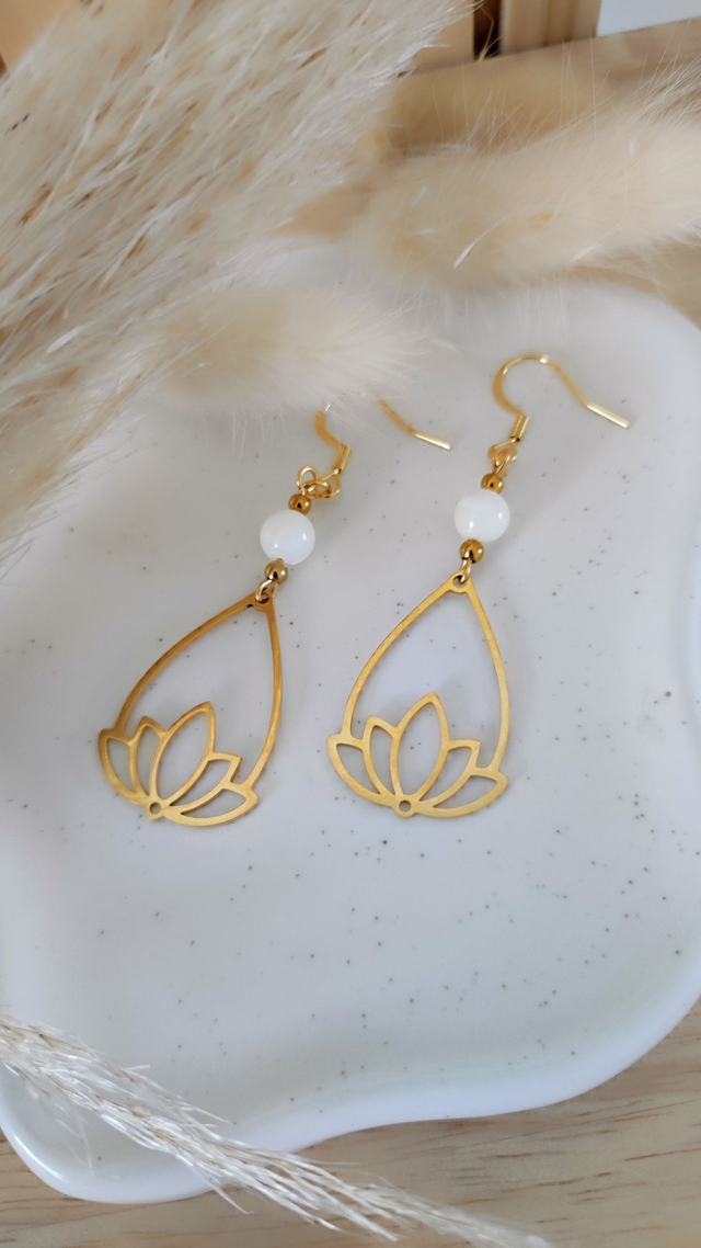 Boucles d'oreilles Fleur de lotus et Nacre