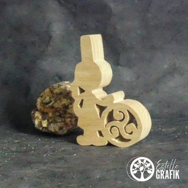 Bigoudène avec un Triskel