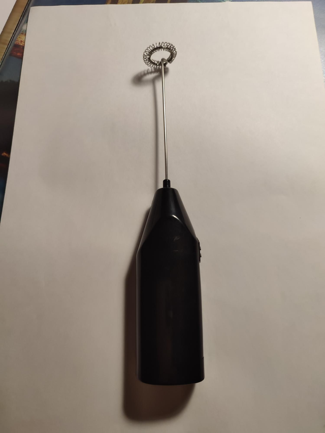 Mousseur à lait noir