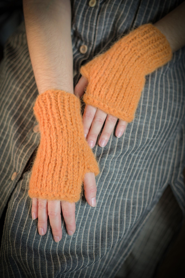 Mitaines en laine d'alpaga et soie orange jaune clémentine
