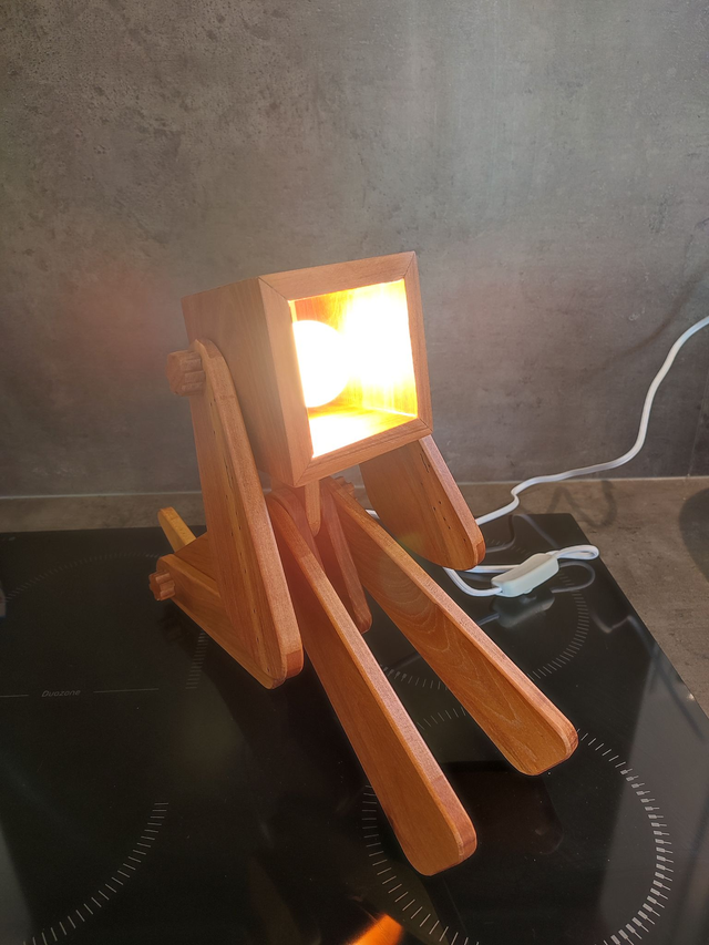 Lampe-chien en bois de merisier (sur commande)