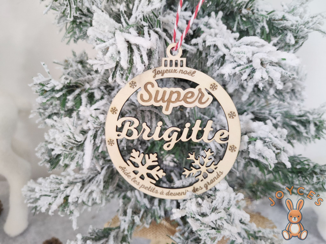 Boule de noël personnalisée - 9cm - Modèle Brigitte - Assistantes maternelles, maîtresses, ATSEM, AVS, AESH