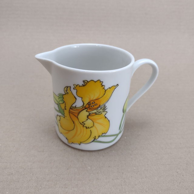 IKEA | Melkkan Roomkannetje (diameter 6,5 | hoogte 7 | breedte tuit tot oor 10 cm ) &#039;Krasse Herrgården&#039; Zomerse bloemen Walfridson | Vintage