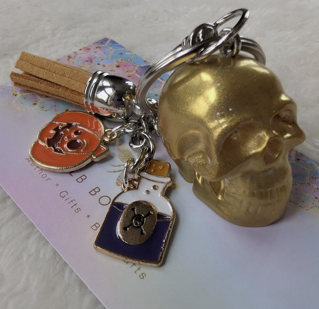 Mini Skull Keyring (Gold / Pumpkin Charm)