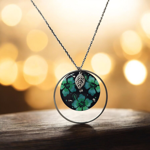 Collier dessiné Flora acier inoxydable vert d'eau