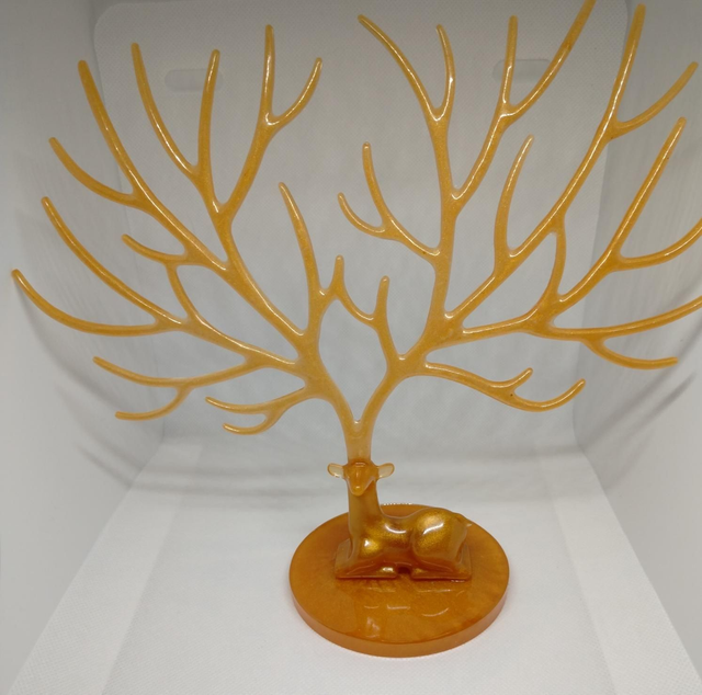 Support Bijoux cerf doré 