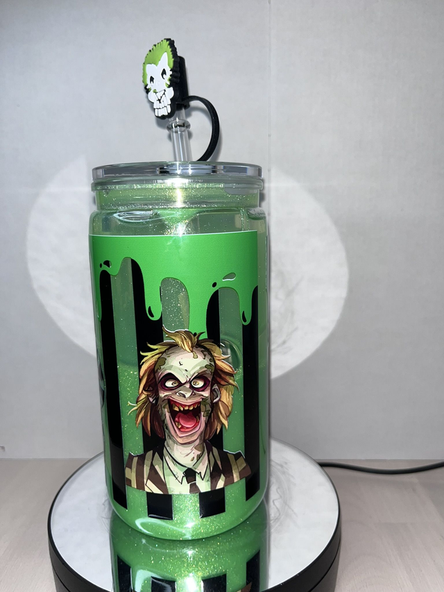 GOBELET EFFET DEGOULINANT BEETLE JUICE 